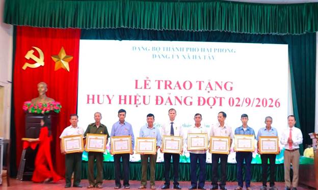 Có thể là hình ảnh về văn bản
