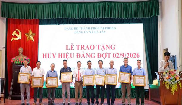 Có thể là hình ảnh về văn bản