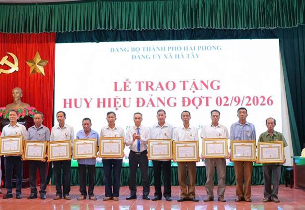Có thể là hình ảnh về văn bản