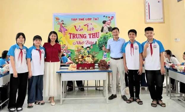 Có thể là hình ảnh về một hoặc nhiều người, bệnh viện và văn bản