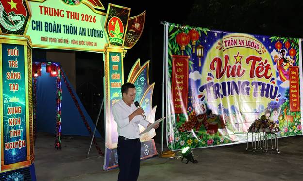 Có thể là hình ảnh về thiết bị chiếu sáng, đền thờ và văn bản