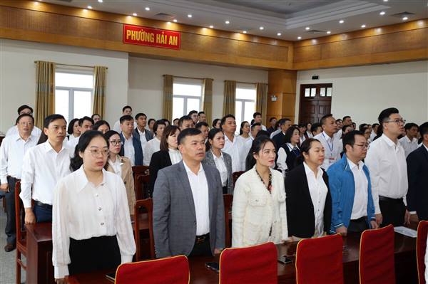 PHƯỜNG HẢI AN TỔ CHỨC LỄ CHÀO CỜ THÁNG 11 NĂM 2025