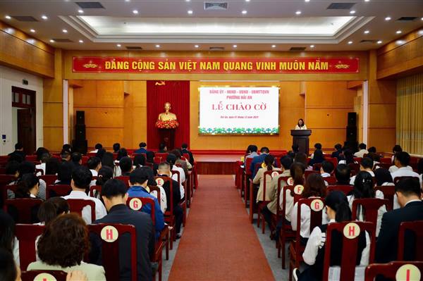 PHƯỜNG HẢI AN TỔ CHỨC LỄ CHÀO CỜ THÁNG 12/2025