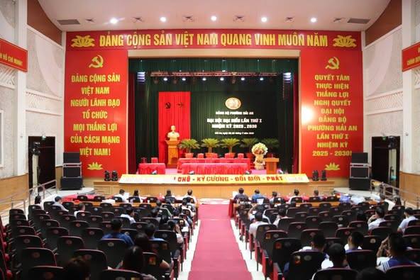 Đồng chí Đỗ Mạnh Hiến – Phó Bí thư thường trực Thành ủy chỉ đạo công tác chuẩn bị Đại hội Đại biểu Đảng bộ phường Hải An lần thứ I, nhiệm kỳ 2025-2030