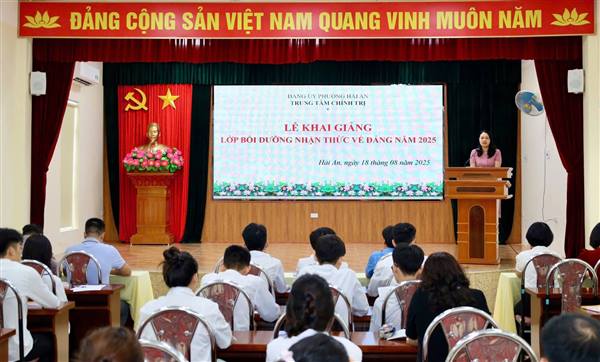 Đảng ủy phường Hải An phối hợp với Đảng ủy phường Đông Hải tổ chức bồi dưỡng nhận thức về Đảng năm 2025