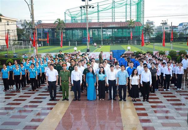 Lễ dâng hương tưởng niệm các Anh hùng liệt sĩ nhân dịp chào mừng kỷ niệm 80 năm Cách mạng Tháng Tám và Quốc khánh 02/9