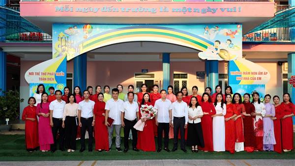 Chi bộ trường mầm non Tràng Cát sinh hoạt thường kỳ tháng 8/2025.