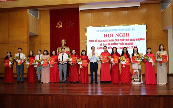 Phường Hải An tổ chức Hội nghị công bố các quyết định của Chủ tịch UBND phường về cán bộ quản lý các trường Mầm non, Tiểu học, THCS trên địa bàn phường