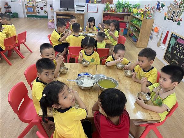 MỘT SỐ HOẠT ĐỘNG CỦA TUẦN ĐẦU TIÊN KHI TRẺ ĐẾN LỚP