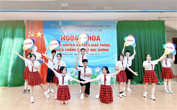 TRƯỜNG THCS ĐẰNG LÂM TỔ CHỨC NGOẠI KHOÁ TUYÊN TRUYỀN AN TOÀN GIAO THÔNG; PHÒNG CHỐNG MA TUÝ HỌC ĐƯỜNG