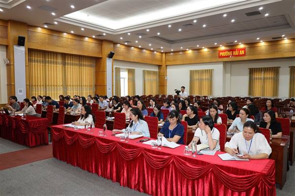 UBND phường Hải An họp đánh giá công tác giáo dục tháng 9/2025 và tìm giải pháp tháo gỡ khó khăn năm học 2025-2026