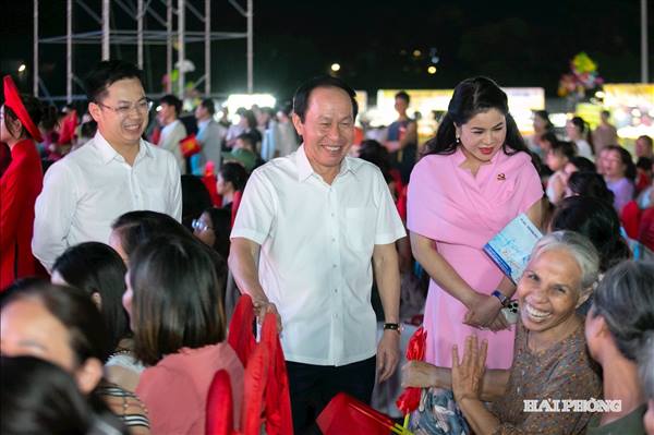 Rực rỡ chương trình nghệ thuật “Mừng Đảng quang vinh - Chào kỷ nguyên mới