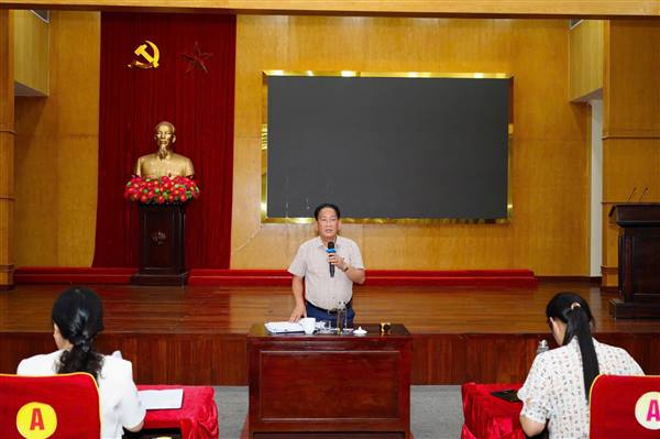 UBND phường Hải An họp đánh giá công tác giáo dục tháng 9/2025 và tìm giải pháp tháo gỡ khó khăn năm học 2025-2026