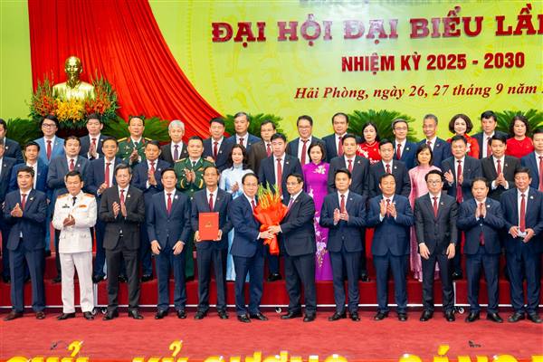 Ban Chấp hành Đảng bộ thành phố Hải Phòng nhiệm kỳ 2025 - 2030 ra mắt Đại hội