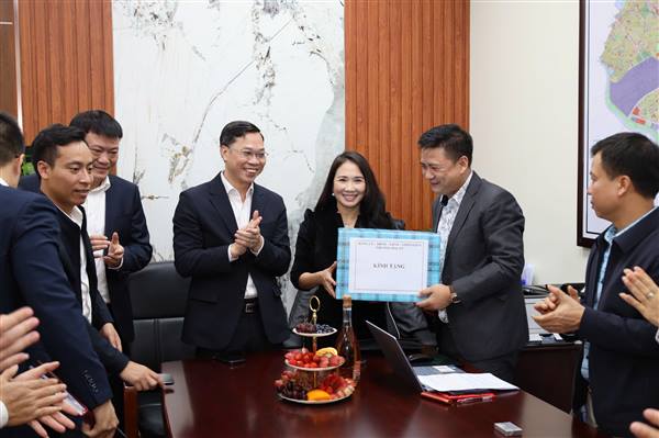 Lãnh đạo phường Hải An thăm và động viên các đơn vị thực hiện quyết toán năm 2025