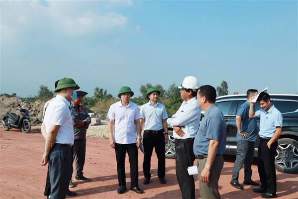 LÃNH ĐẠO PHƯỜNG HẢI AN KIỂM TRA THỰC ĐỊA, ĐÔN ĐỐC TIẾN ĐỘ DỰ ÁN ĐƯỜNG BAO PHÍA ĐÔNG NAM
