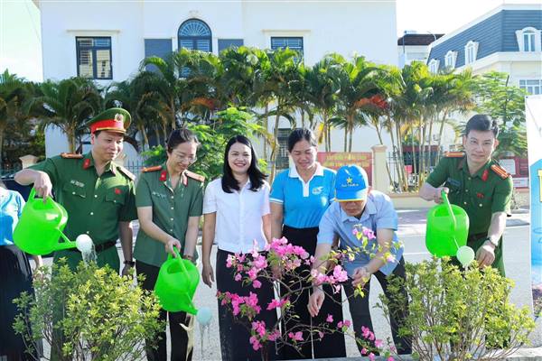 PHƯỜNG HẢI AN KHÁNH THÀNH CÔNG TRÌNH “ĐƯỜNG HOA THÁNG 10”