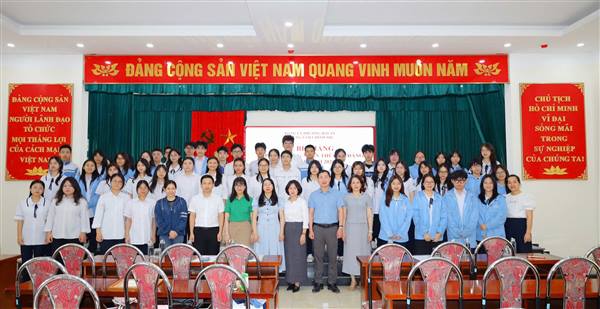 Bế giảng Lớp bồi dưỡng nhận thức về Đảng khóa II năm 2026