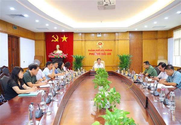 Ban cưỡng chế thu hồi đất (thành lập theo Quyết định số 1010/QĐ-UBND ngày 17/4/2026 của Chủ tịch Ủy ban nhân dân phường Hải An) tổ chức họp vận động, thuyết phục, đối thoại với Công ty Trách nhiệm hữu hạn Một thành viên Hóa dầu quân đội - Lê Chân 