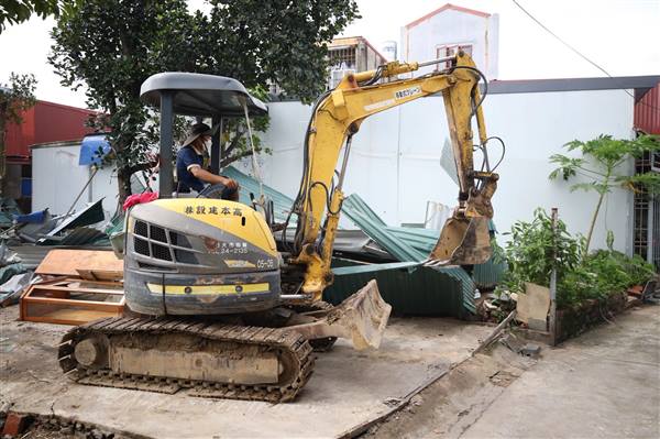Phường Hải An tổ chức cưỡng chế, phá dỡ buộc thực hiện biện pháp khắc phục hậu quả đối với công trình vi phạm trong lĩnh vực đất đai tại ngõ 26, đường Cát Bi, Tổ dân phố Cát Bi 3, phường Hải An 