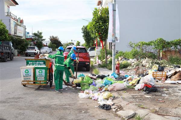 PHƯỜNG HẢI AN PHÁT ĐỘNG VÀ RA QUÂN HƯỞNG ỨNG PHONG TRÀO “TOÀN DÂN CHUNG TAY BẢO VỆ MÔI TRƯỜNG, VÌ MỘT HẢI PHÒNG XANH – SẠCH – ĐẸP”