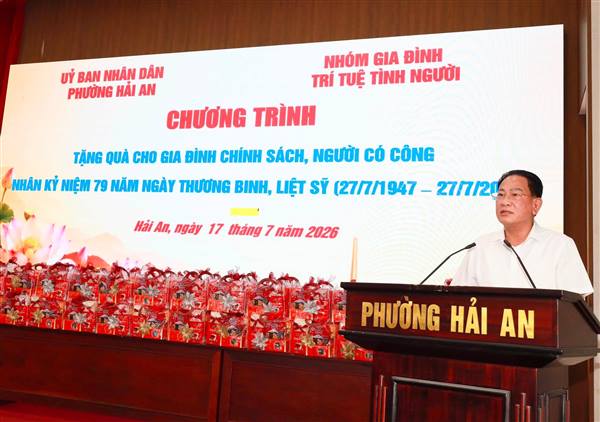 Phường Hải An trao 125 suất quà tri ân gia đình chính sách, người có công nhân dịp 79 năm Ngày Thương binh - Liệt sĩ