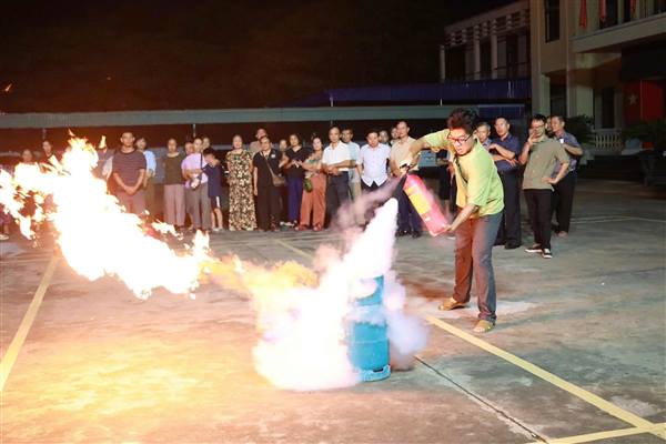 PHƯỜNG HẢI AN TUYÊN TRUYỀN, HƯỚNG DẪN KỸ NĂNG PCCC VÀ CNCH TẠI CÁC TỔ DÂN PHỐ