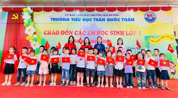  Tưng bừng ngày tựu trường - Chào đón học sinh lớp 1