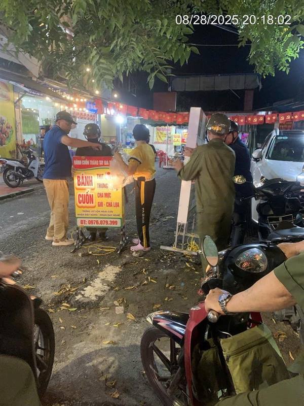 UBND PHƯỜNG HẢI DƯƠNG TỔ CHỨC ĐỢT CAO ĐIỂM RA QUÂN LẬP LẠI TRẬT TỰ ĐÔ THỊ, ĐẢM BẢO AN TOÀN GIAO THÔNG