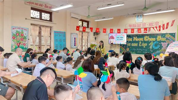 TRƯỜNG TIỂU HỌC NGỌC CHÂU (PHƯỜNG HẢI DƯƠNG) ĐÓN 188 HỌC SINH LỚP 1 BƯỚC VÀO NĂM HỌC MỚI