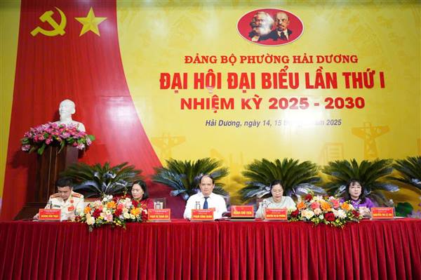 Phiên làm việc thứ nhất Đại hội Đại biểu Đảng bộ phường Hải Dương lần thứ I, nhiệm kỳ 2025 - 2030
