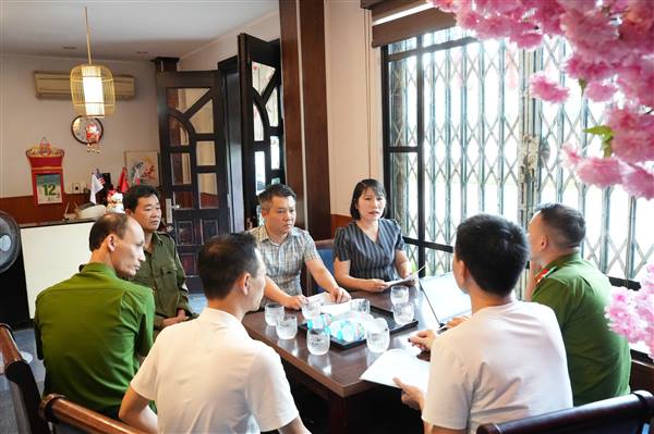 PHƯỜNG HẢI DƯƠNG KIỂM TRA KẾT HỢP TUYÊN TRUYỀN, NHẮC NHỞ CÔNG TÁC PHÒNG CHÁY, CHỮA CHÁY TẠI CÁC CƠ SỞ KINH DOANH