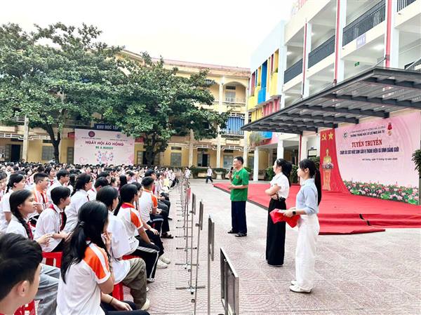 TRẠM Y TẾ PHƯỜNG HẢI DƯƠNG TUYÊN TRUYỀN CHĂM SÓC SỨC KHỎE SINH SẢN VỊ THÀNH NIÊN VÀ BÌNH ĐẲNG GIỚI TẠI TRƯỜNG TRUNG HỌC CƠ SỞ NGÔ GIA TỰ