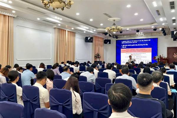 Tập huấn nghiệp vụ quản lý cán bộ, công chức, viên chức