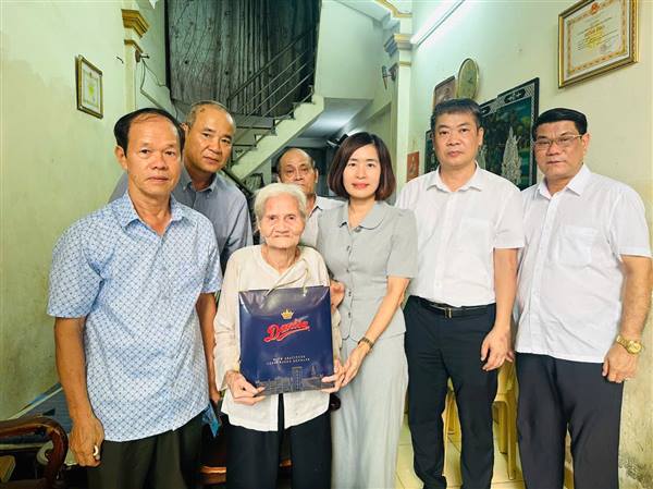 PHƯỜNG HẢI DƯƠNG QUAN TÂM, CHĂM LO NGƯỜI CAO TUỔI CÓ HOÀN CẢNH KHÓ KHĂN