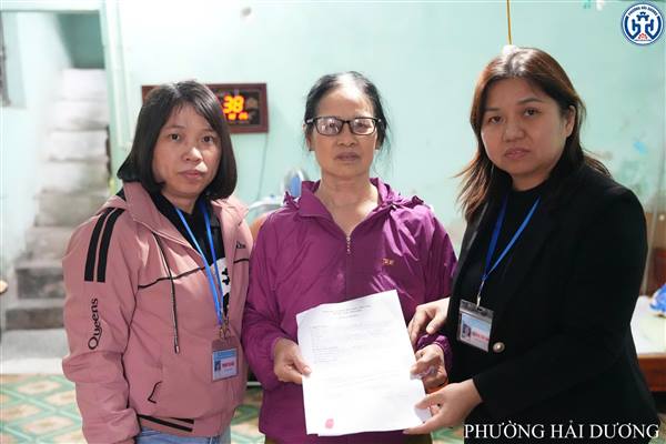 PHƯỜNG HẢI DƯƠNG TRIỂN KHAI TIẾP NHẬN, TRẢ KẾT QUẢ THỦ TỤC HÀNH CHÍNH TẠI NHÀ