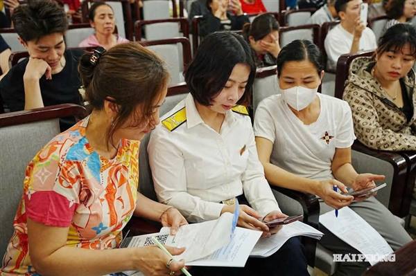 Khẩn trương triển khai chính sách thuế mới đối với hộ kinh doanh 👇👇👇