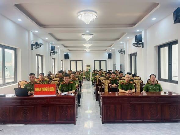 CHI BỘ CÔNG AN PHƯỜNG HẢI DƯƠNG THAM GIA HỘI NGHỊ TOÀN QUỐC NGHIÊN CỨU, HỌC TẬP, QUÁN TRIỆT VÀ TRIỂN KHAI THỰC HIỆN NGHỊ QUYẾT HỘI NGHỊ LẦN THỨ 2, BAN CHẤP HÀNH TRUNG ƯƠNG ĐẢNG KHOÁ XIV BẰNG HÌNH THỨC TRỰC TUYẾN