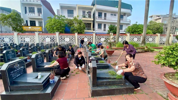 PHƯỜNG HẢI DƯƠNG RA QUÂN VỆ SINH MÔI TRƯỜNG, CHỈNH TRANG CẢNH QUAN CHÀO MỪNG CÁC NGÀY LỄ LỚN
