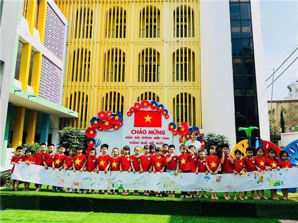 TRƯỜNG MẦM NON QUANG TRUNG TỔ CHỨC CÁC HOẠT ĐỘNG CHÀO MỪNG NGÀY 30/4