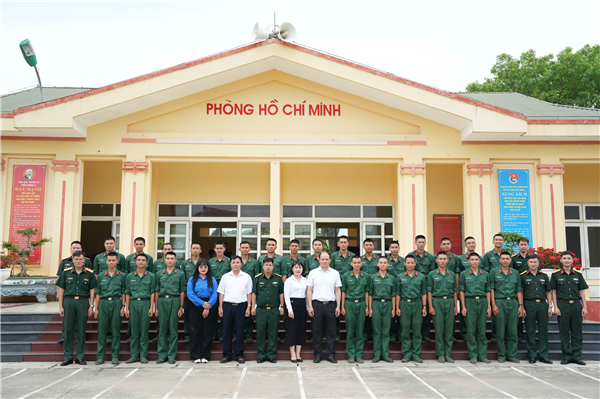 PHƯỜNG HẢI DƯƠNG, NAM ĐỒNG, ÁI QUỐC THĂM, TẶNG QUÀ CHIẾN SĨ MỚI NHẬP NGŨ TẠI TRUNG ĐOÀN 68
