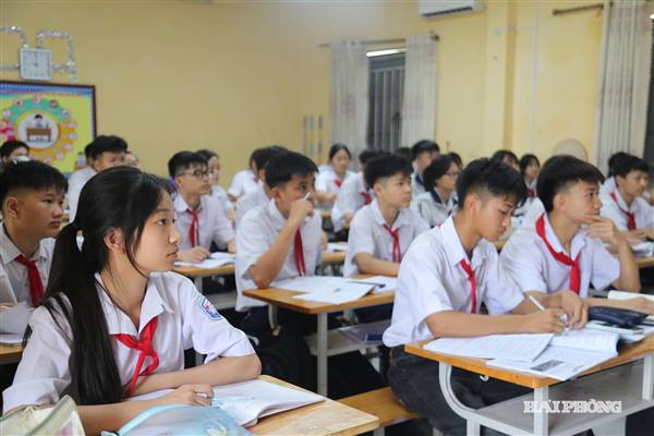 Gấp rút chuẩn bị cho kỳ thi lớp 10 👇👇👇