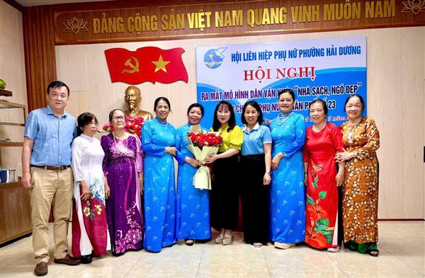 HỘI LIÊN HIỆP PHỤ NỮ PHƯỜNG HẢI DƯƠNG RA MẮT MÔ HÌNH DÂN VẬN KHÉO “NHÀ SẠCH, NGÕ ĐẸP”