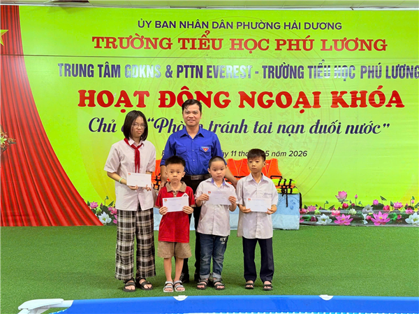 TRƯỜNG TIỂU HỌC PHÚ LƯƠNG TỔ CHỨC NGOẠI KHÓA TUYÊN TRUYỀN PHÒNG, CHỐNG TAI NẠN ĐUỐI NƯỚC