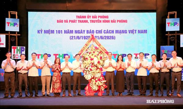 Đồng chí Phó Bí thư Thường trực Thành ủy Hải Phòng Đỗ Mạnh Hiến thăm, chúc mừng các cơ quan báo chí