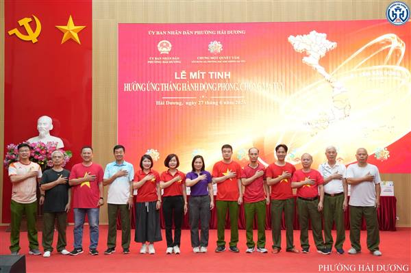 TRÊN 300 ĐẠI BIỂU HƯỞNG ỨNG NGÀY CHẠY “CHUNG MỘT QUYẾT TÂM XÂY DỰNG XÃ, PHƯỜNG, ĐẶC KHU KHÔNG MA TÚY”