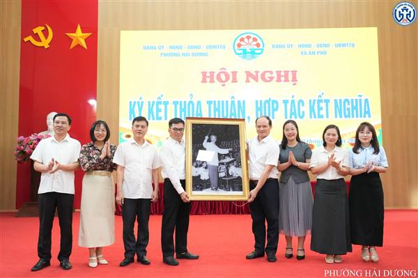 PHƯỜNG HẢI DƯƠNG VÀ XÃ AN PHÚ KÝ KẾT THỎA THUẬN HỢP TÁC, KẾT NGHĨA CÙNG PHÁT TRIỂN