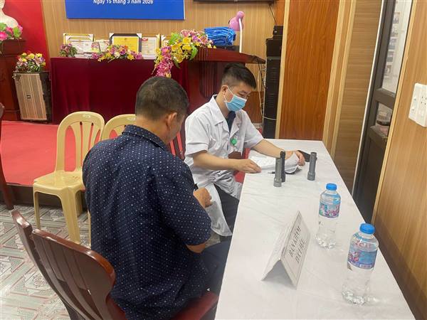 PHƯỜNG HẢI DƯƠNG PHỐI HỢP TỔ CHỨC KHÁM SỨC KHỎE MIỄN PHÍ CHO NGƯỜI CAO TUỔI VÀ NGƯỜI YẾU THẾ