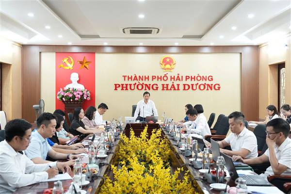ĐOÀN GIÁM SÁT CỦA ỦY BAN MẶT TRẬN TỔ QUỐC VIỆT NAM THÀNH PHỐ GIÁM SÁT VIỆC THỰC HIỆN TIẾN ĐỘ GIẢI QUYẾT THỦ TỤC HÀNH CHÍNH TẠI PHƯỜNG HẢI DƯƠNG