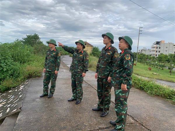 BAN CHQS PHƯỜNG HẢI DƯƠNG CHỦ ĐỘNG KIỂM TRA CÁC ĐIỂM TRỌNG YẾU, SẴN SÀNG ỨNG PHÓ BÃO SỐ 1